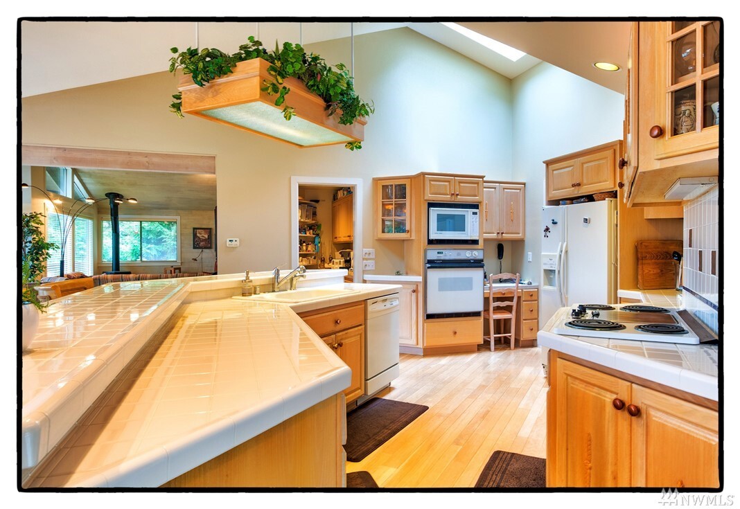 Property Photo: 887 Shoshone Dr WA 98257