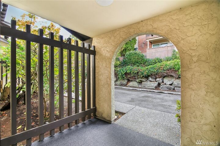 Property Photo:  1723 NE 179th St D-4  WA 98155 