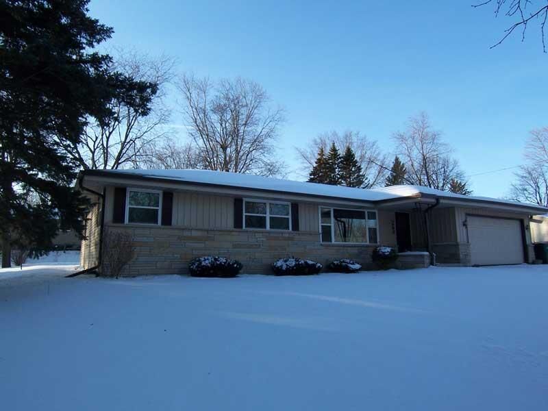 Property Photo: 243 Green Valley Pl WI 53095