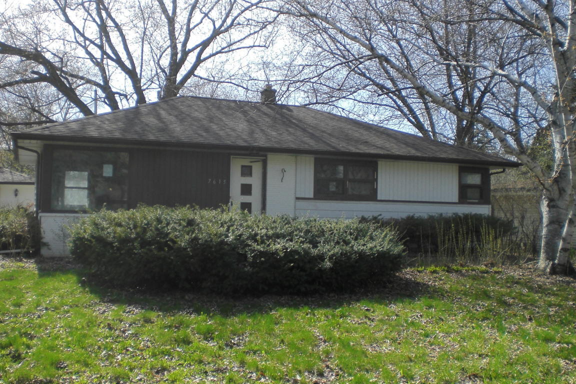 Property Photo:  7615 N Delta Pl  WI 53223 