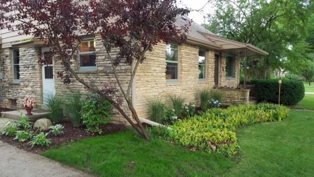 Property Photo: 5678 N Dexter Ave WI 53209