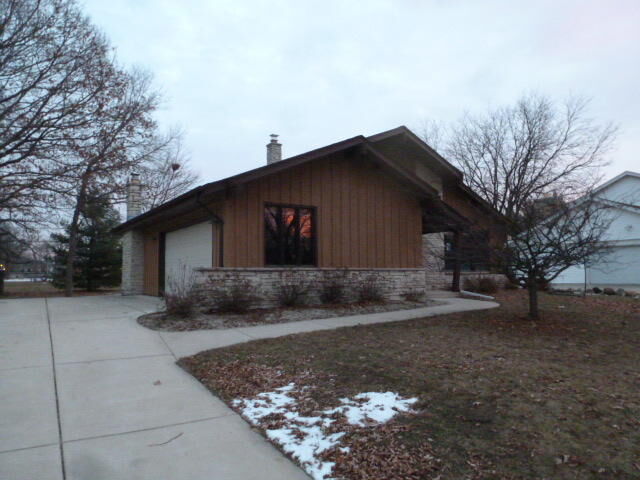 Property Photo:  1913 Dixie Dr  WI 53189 