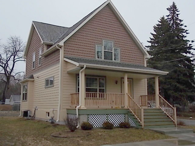 Property Photo:  712 17th St  WI 53403 