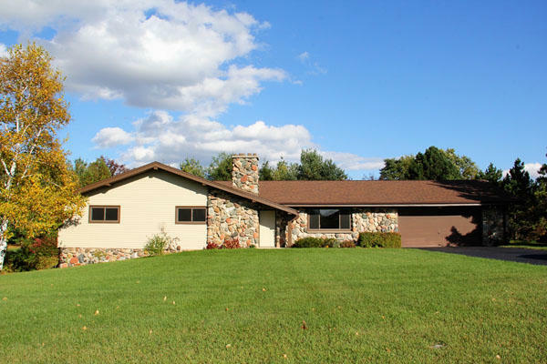 Property Photo:  5654 Maple Rd  WI 53095 