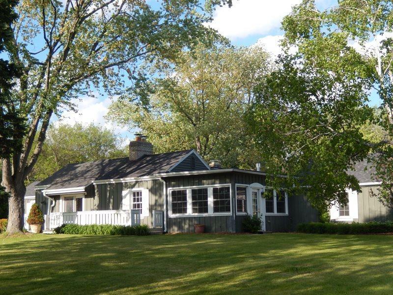 Property Photo:  10934 N River Rd  WI 53092-4817 