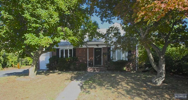 Property Photo:  9 Williamson Place  NJ 07410 