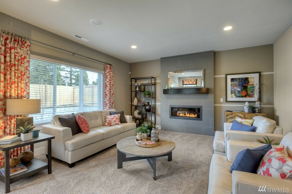 Property Photo: 4214 223rd Place SE 25 WA 98021