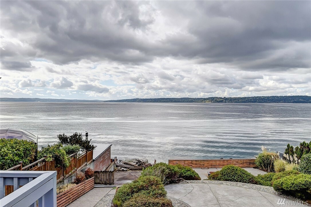 Property Photo:  11251 Arroyo Beach Place SW  WA 98146 