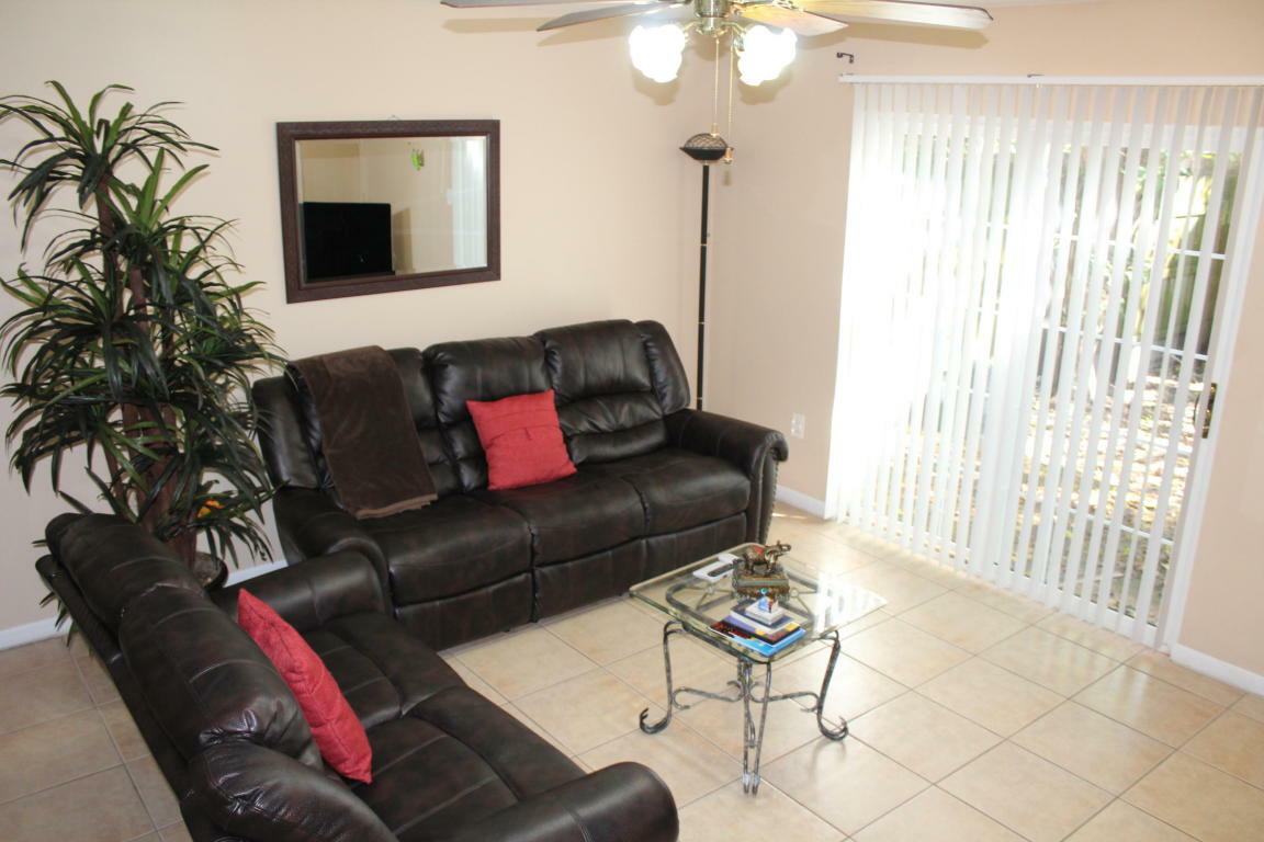 Property Photo: 1 NW Deal Avenue D FL 32548