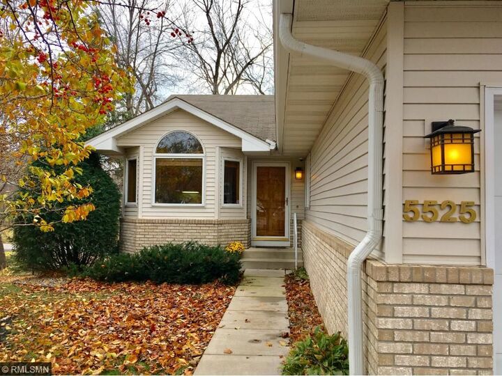 5525 Gideons Lane  Shorewood MN 55331 photo