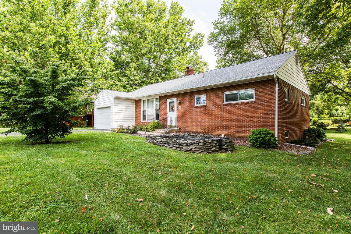 Property Photo: 9 Pilgrim Drive PA 17603