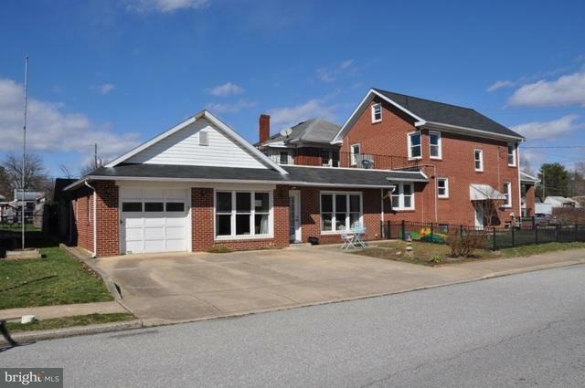 Property Photo: 100 N Diamond Street PA 17404