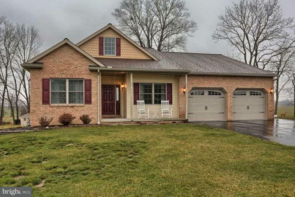 Property Photo:  101 Gable Drive  PA 17067 