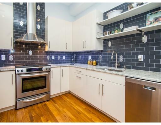 Property Photo:  226 Central St 2F  MA 01852 