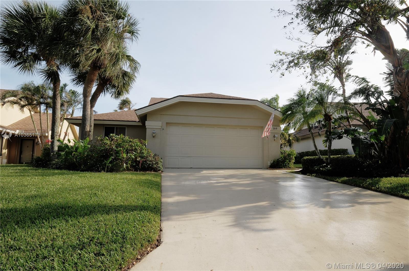 Property Photo: 169 Ridge Rd FL 33477