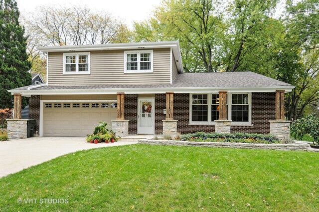 Property Photo:  1220 Brook Lane  IL 60540 