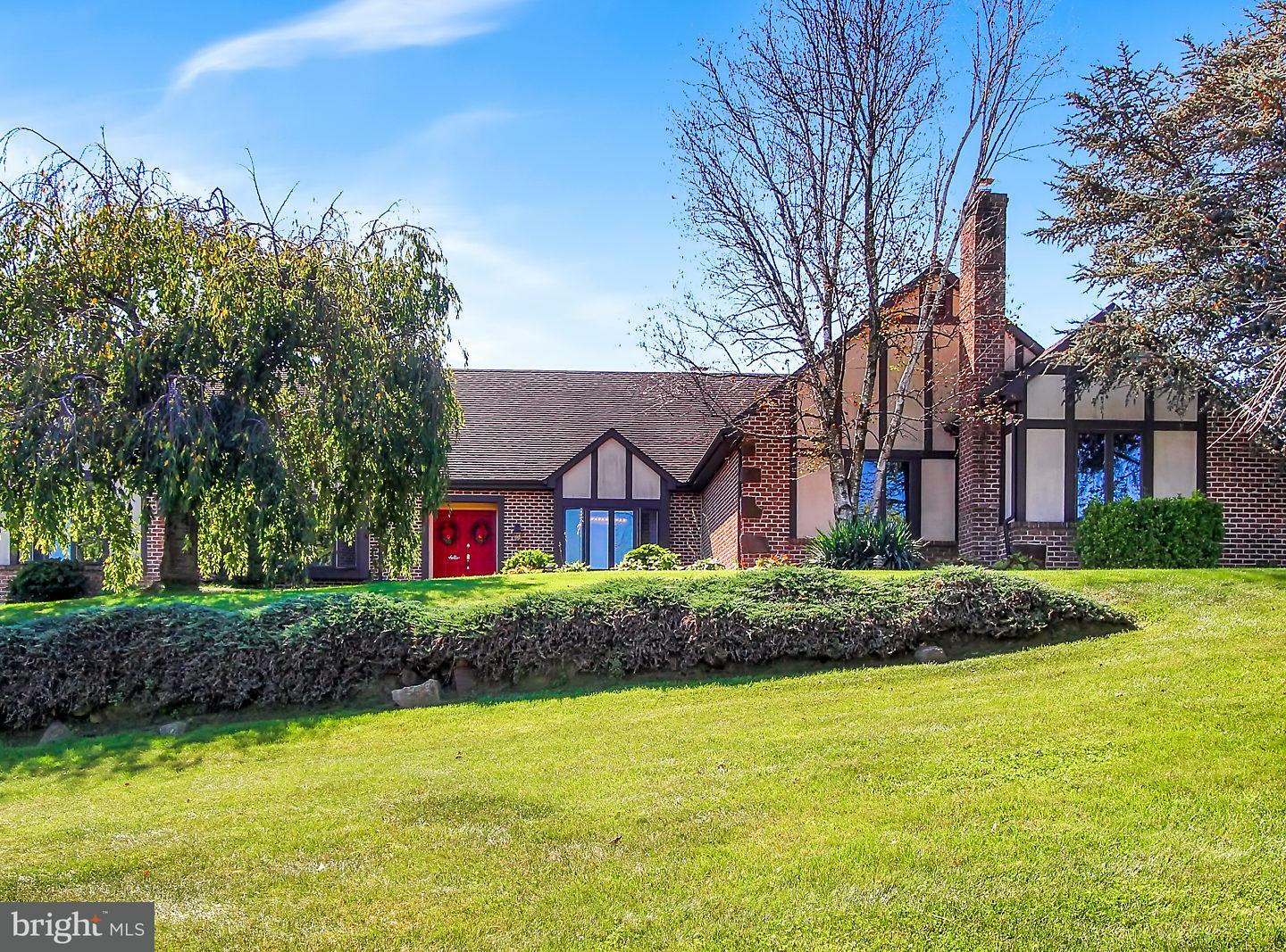 Property Photo: 28 Rosewood Drive PA 17508