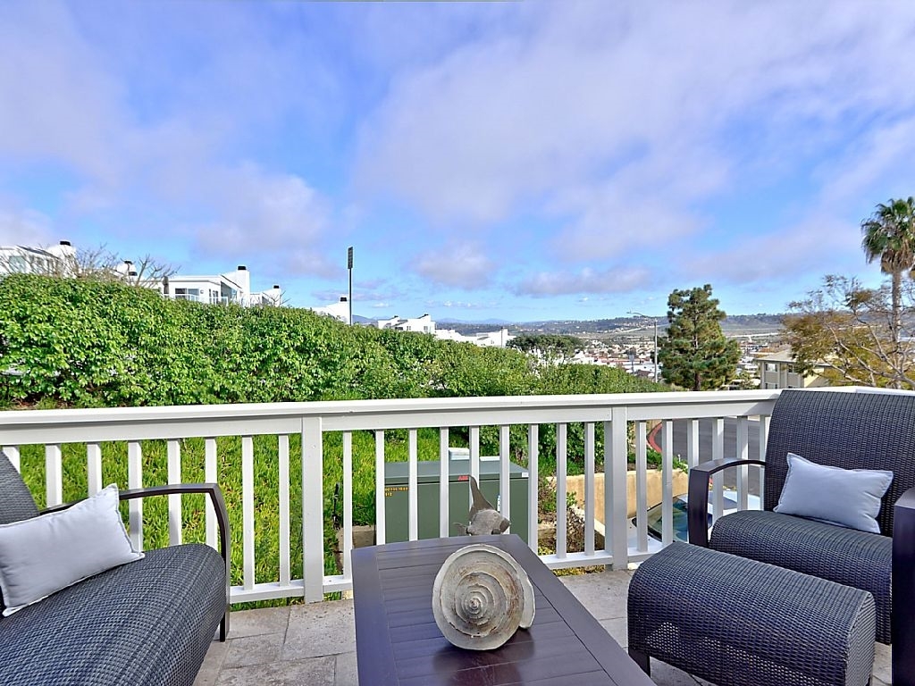 Property Photo:  828 Sea Turf Cir  CA 92075 