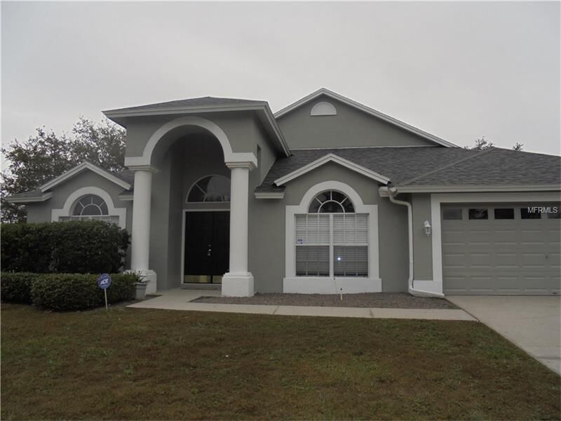 Property Photo: 10051 Colonnade Drive FL 33647