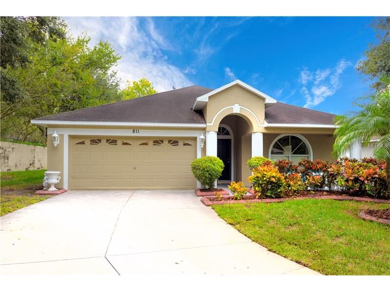 Property Photo: 811 Lesa Glen Place FL 33510