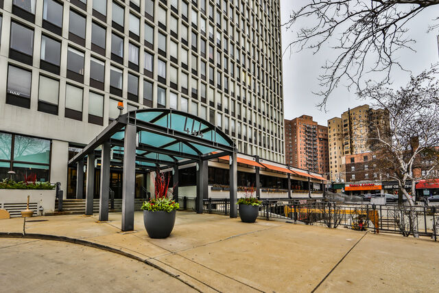 Property Photo:  444 Fullerton Parkway 904  IL 60614 