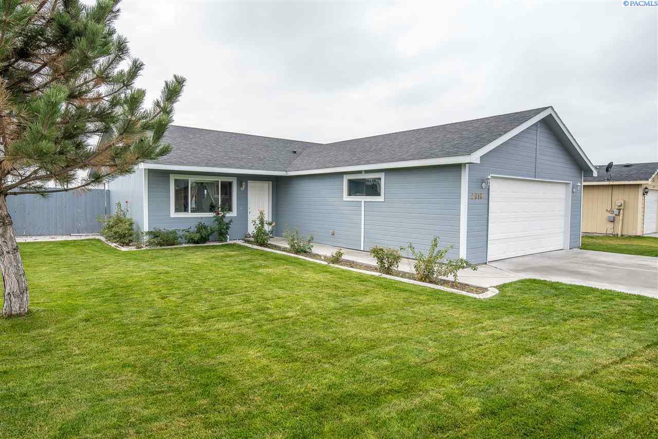 Property Photo:  2616 Glendive St  WA 99301 