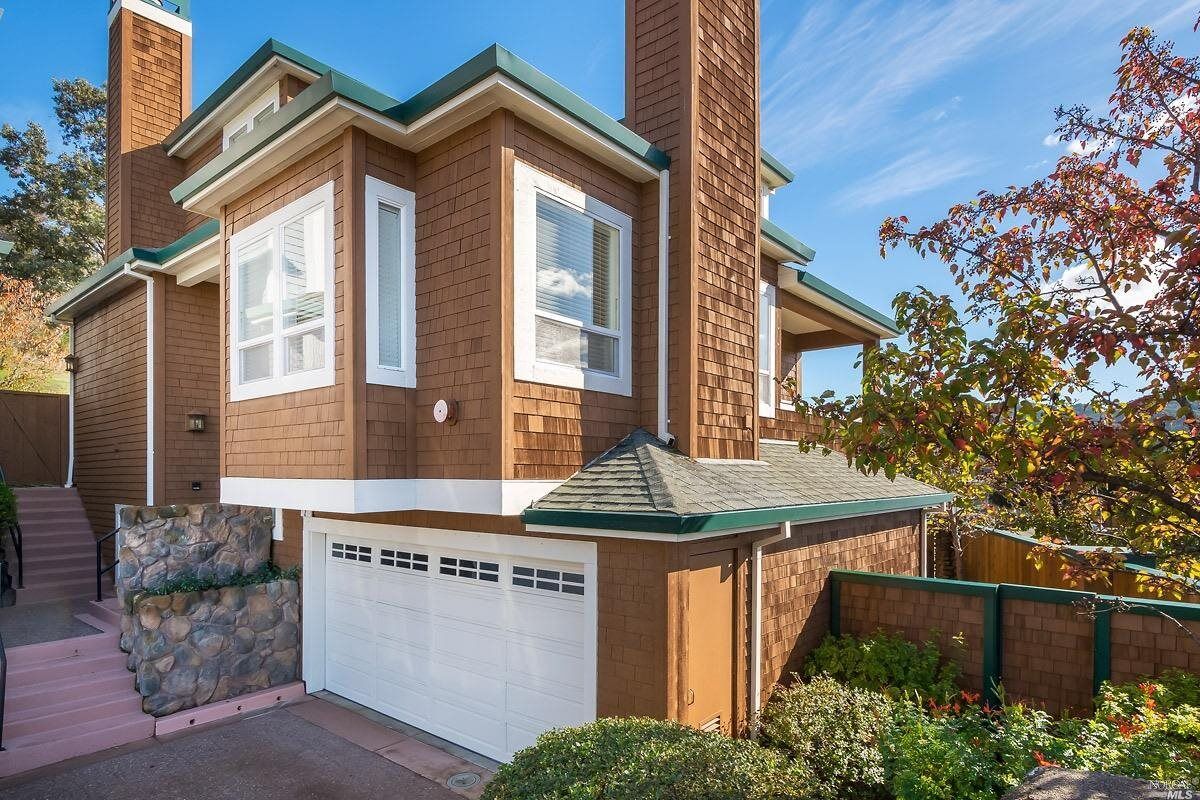 Property Photo:  2 Smith Ranch Court  CA 94903 