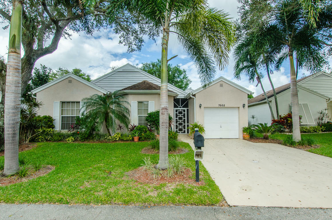 Property Photo:  7668 Kings Ride  FL 33436 