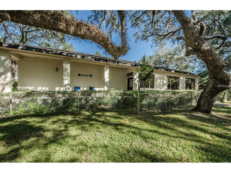 Property Photo:  9352 Hilltop Drive  FL 34654 