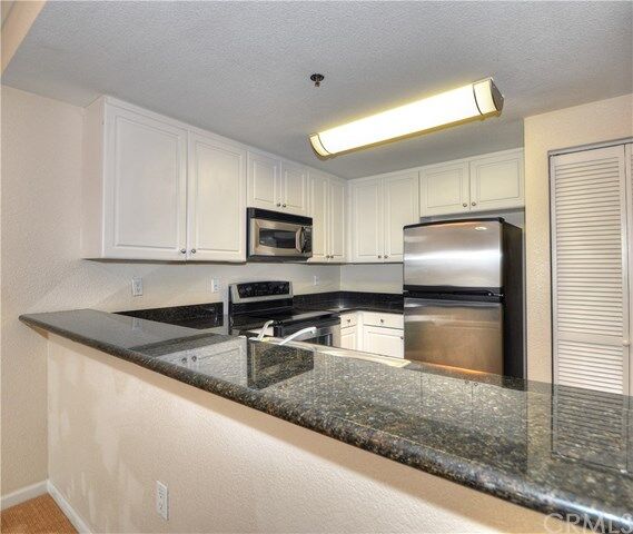 Property Photo:  838 Pine Avenue 409  CA 90813 