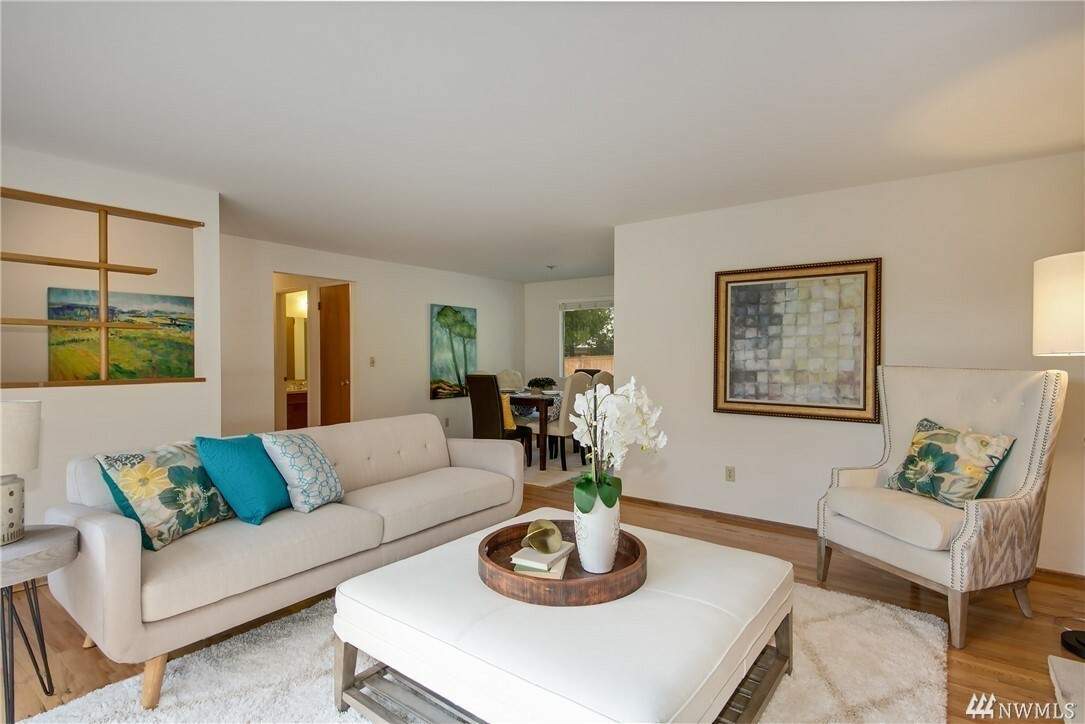Property Photo: 14236 SE 24th St WA 98007