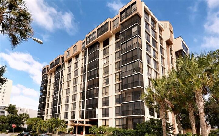 Property Photo:  707 S Gulfstream Avenue 208  FL 34236 
