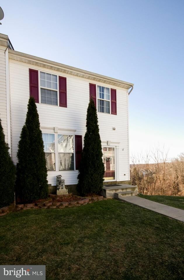 Property Photo: 527 Kirkcaldy Way MD 21009
