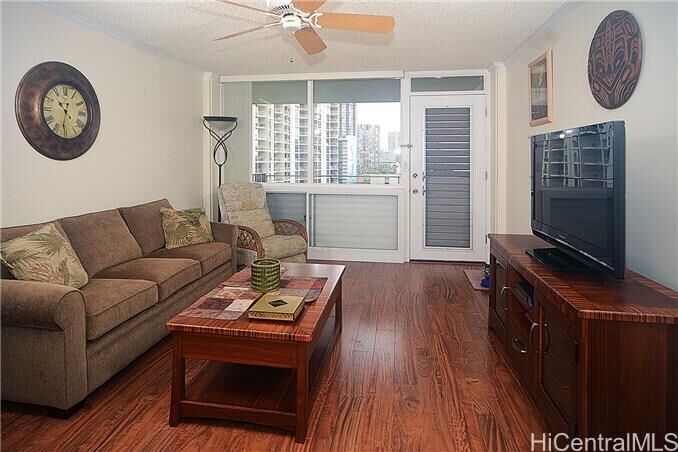 425 Ena Road 1008C  Honolulu HI 96815 photo