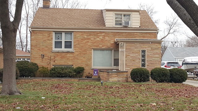 Property Photo:  320 Hillside Avenue  IL 60126 
