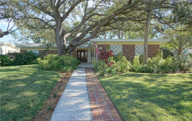 Property Photo: 214 S Treasure Drive FL 33609