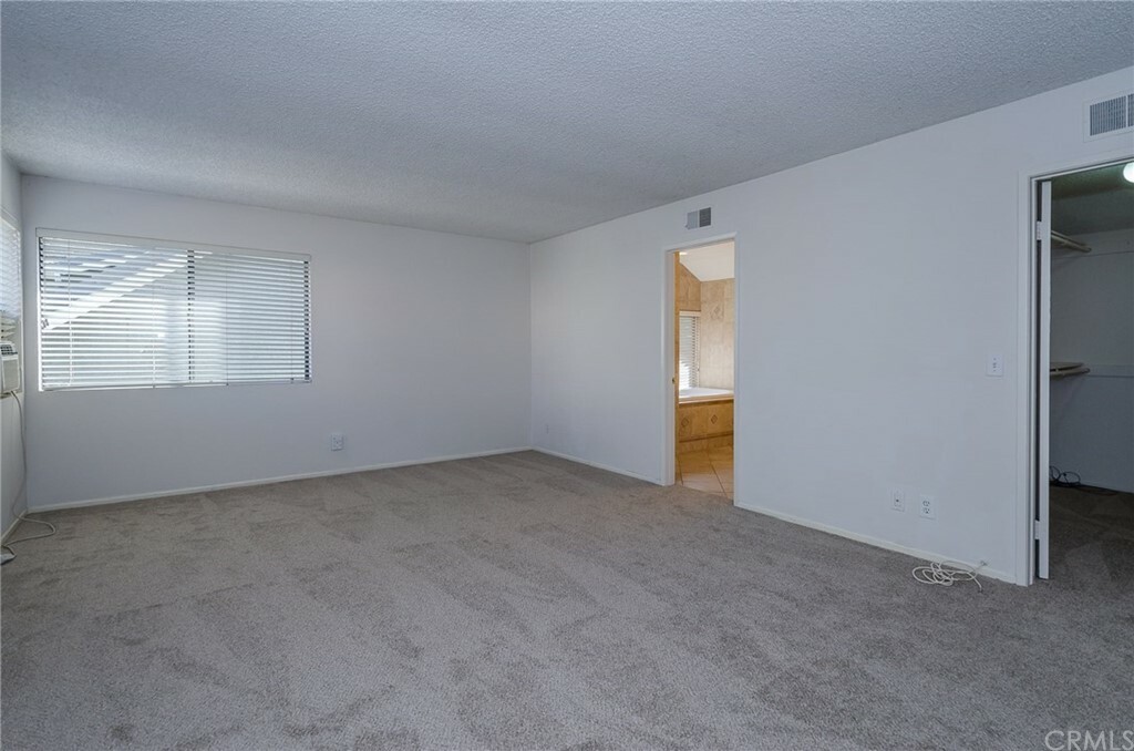 Property Photo:  2702 Ocotillo Avenue  CA 93455 