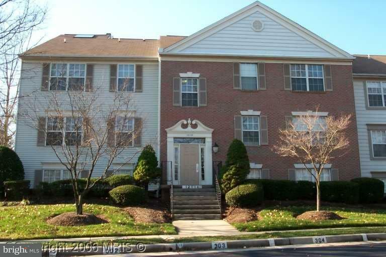 Property Photo:  12116 Green Leaf Court 302  VA 22033 