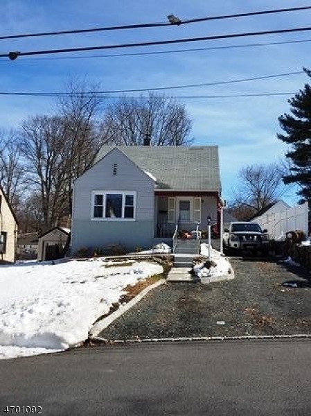 Property Photo:  20 Oakwood Ave  NJ 07039 