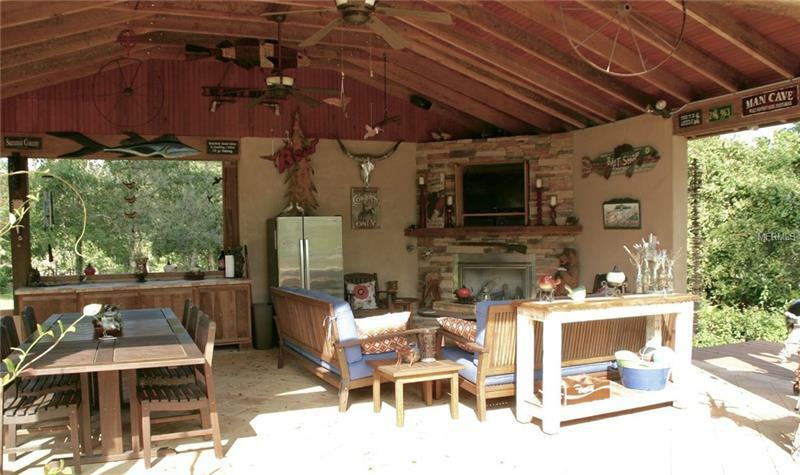 Property Photo: 910 Pine Hill Road FL 34683