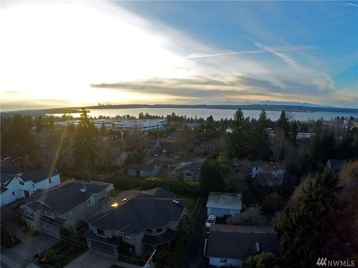 Property Photo:  507 8th St S  WA 98033 