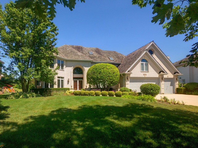 Property Photo: 8S311 Hampton Circle IL 60540