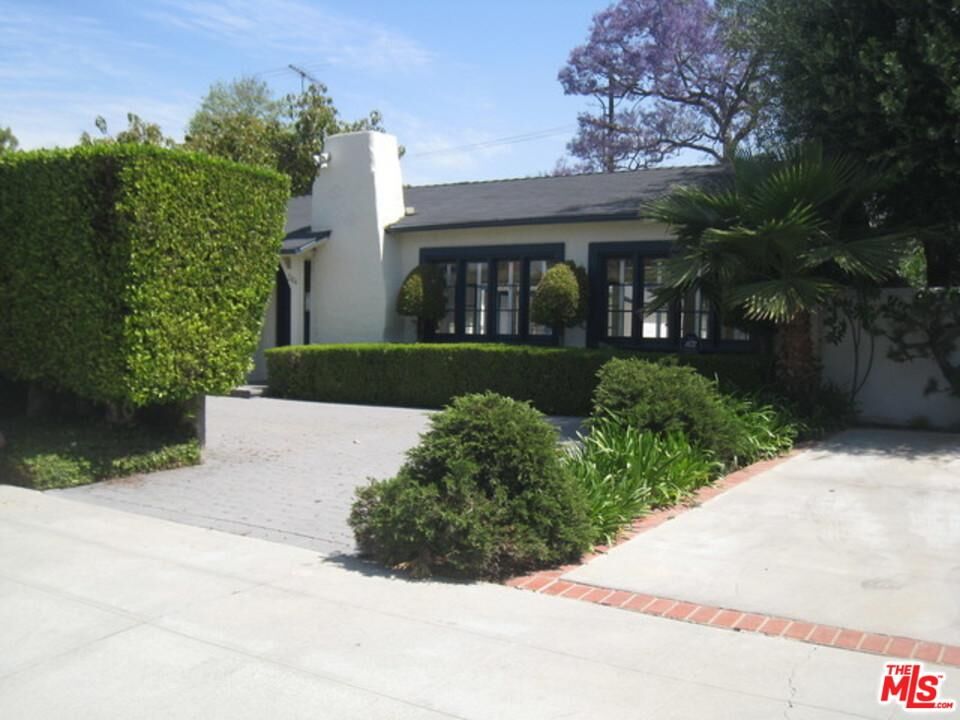 Property Photo:  204 S Clark Dr  CA 90211 