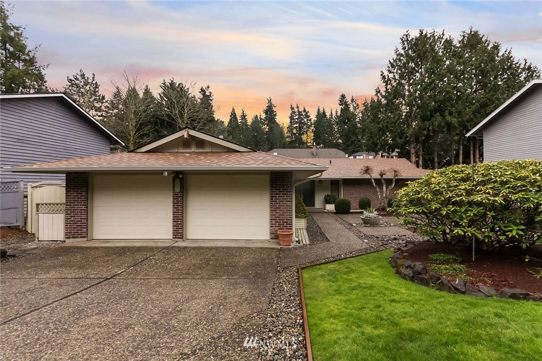 Property Photo:  1910 177th Avenue NE  WA 98008 