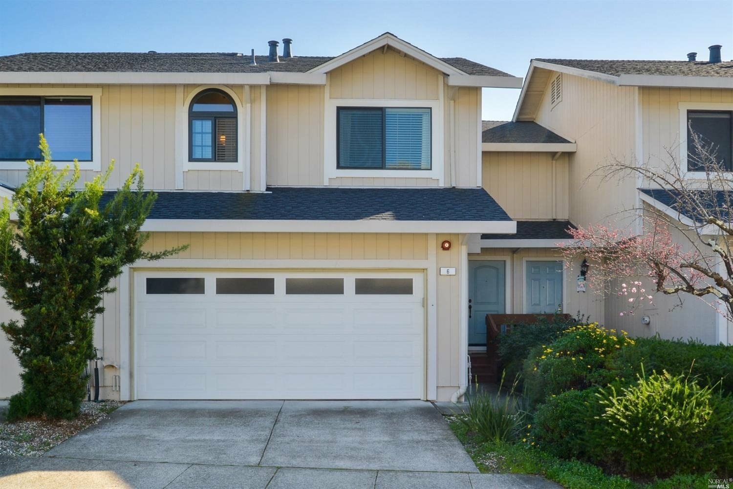 Property Photo:  6 Pinewood Lane  CA 94947 