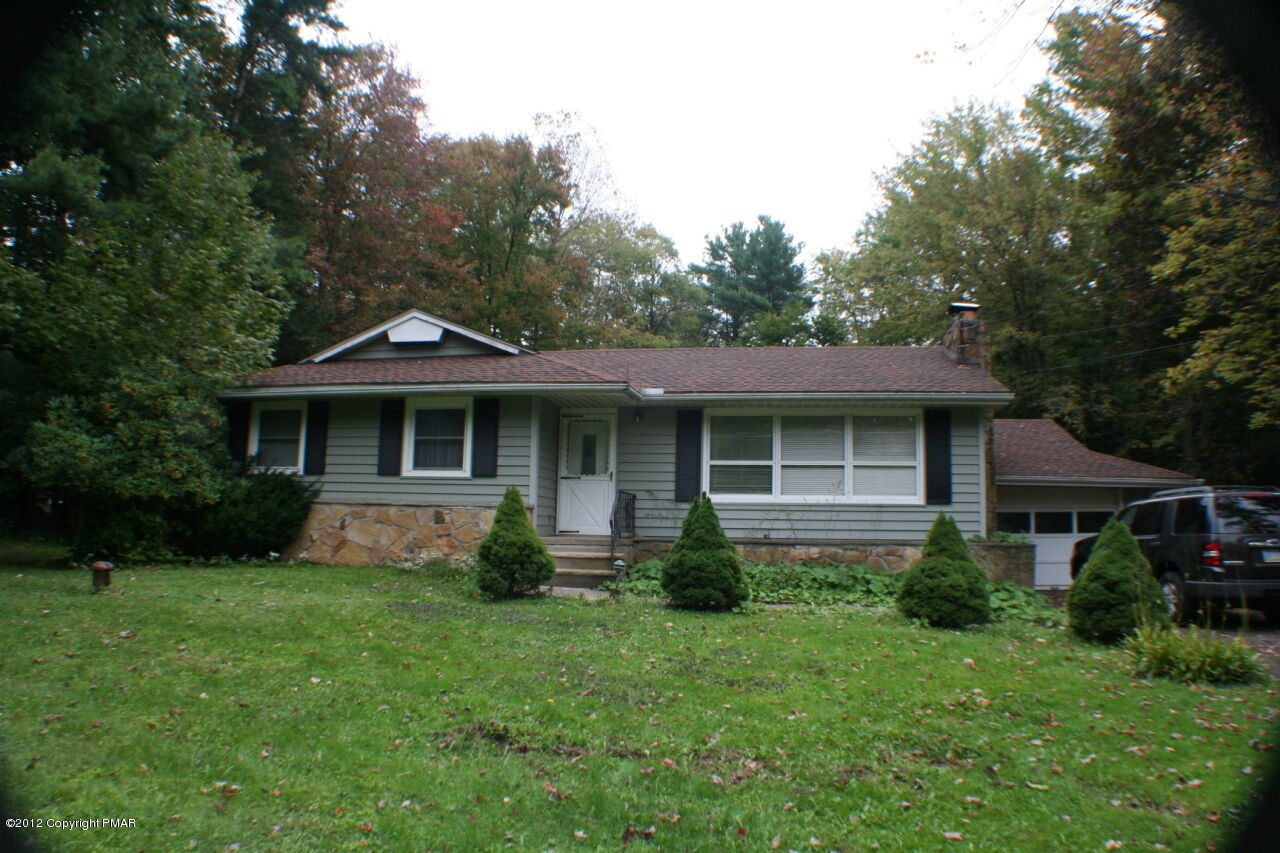 Property Photo: 4 Beechwood PA 18610