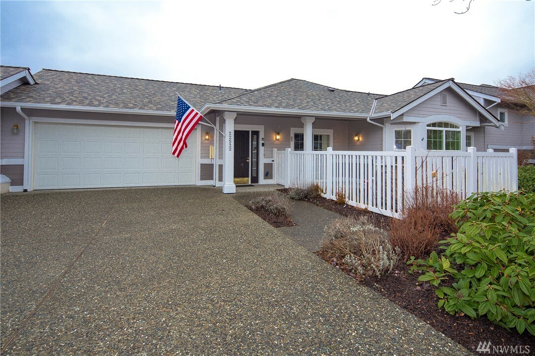 Property Photo:  22522 SE 45th St  WA 98029 