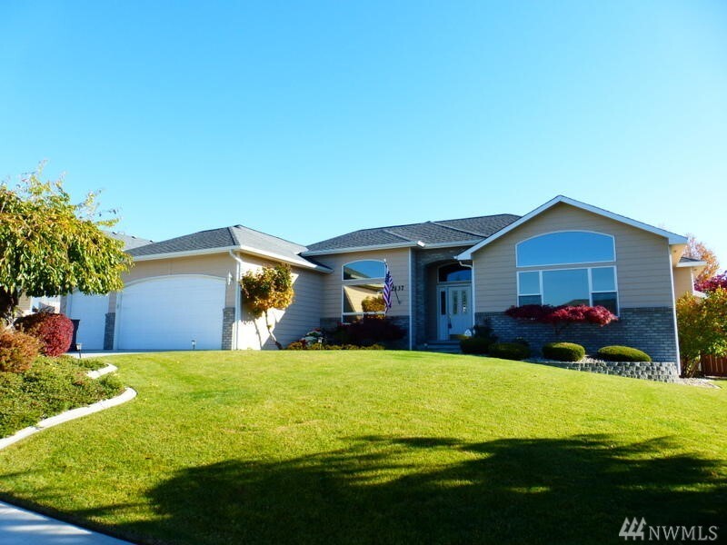 Property Photo:  2137 Inglewood Dr  WA 98802 