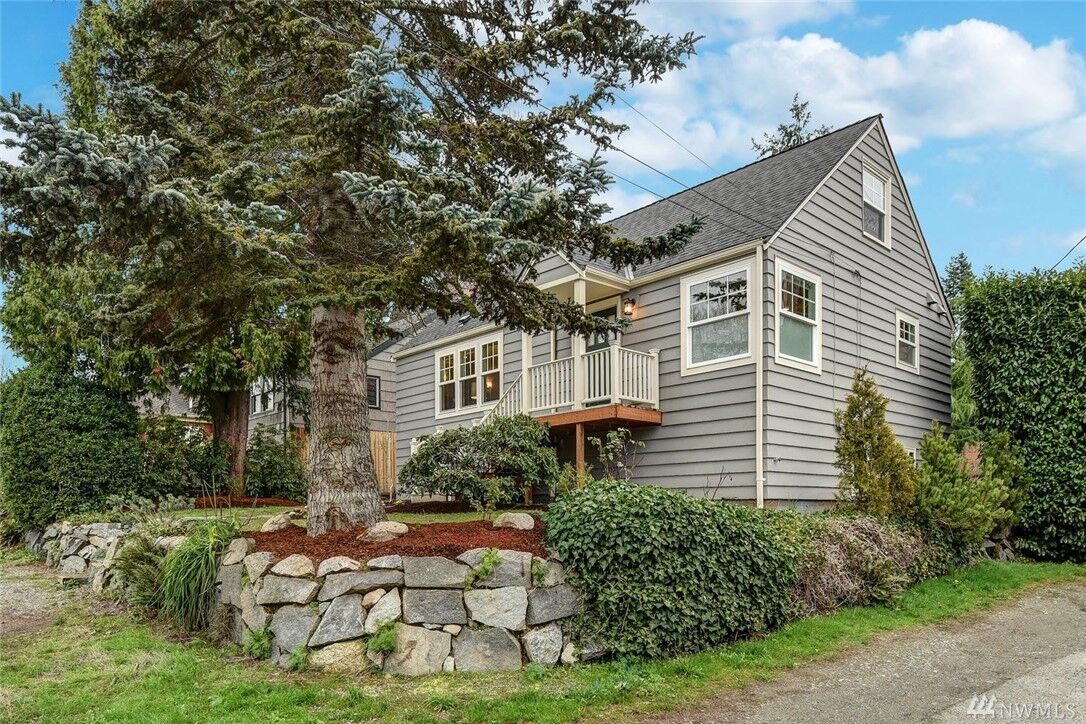 Property Photo:  9000 Phinney Ave N  WA 98103 