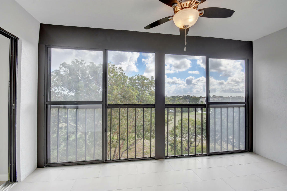 Property Photo: 7260 Kinghurst Drive 504 FL 33446